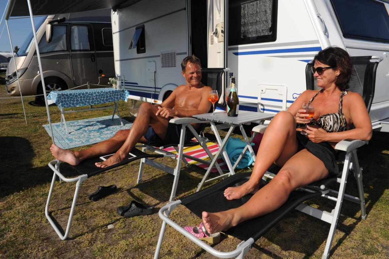 Saltviks Stugby & Camping Grebbestad Exterior foto